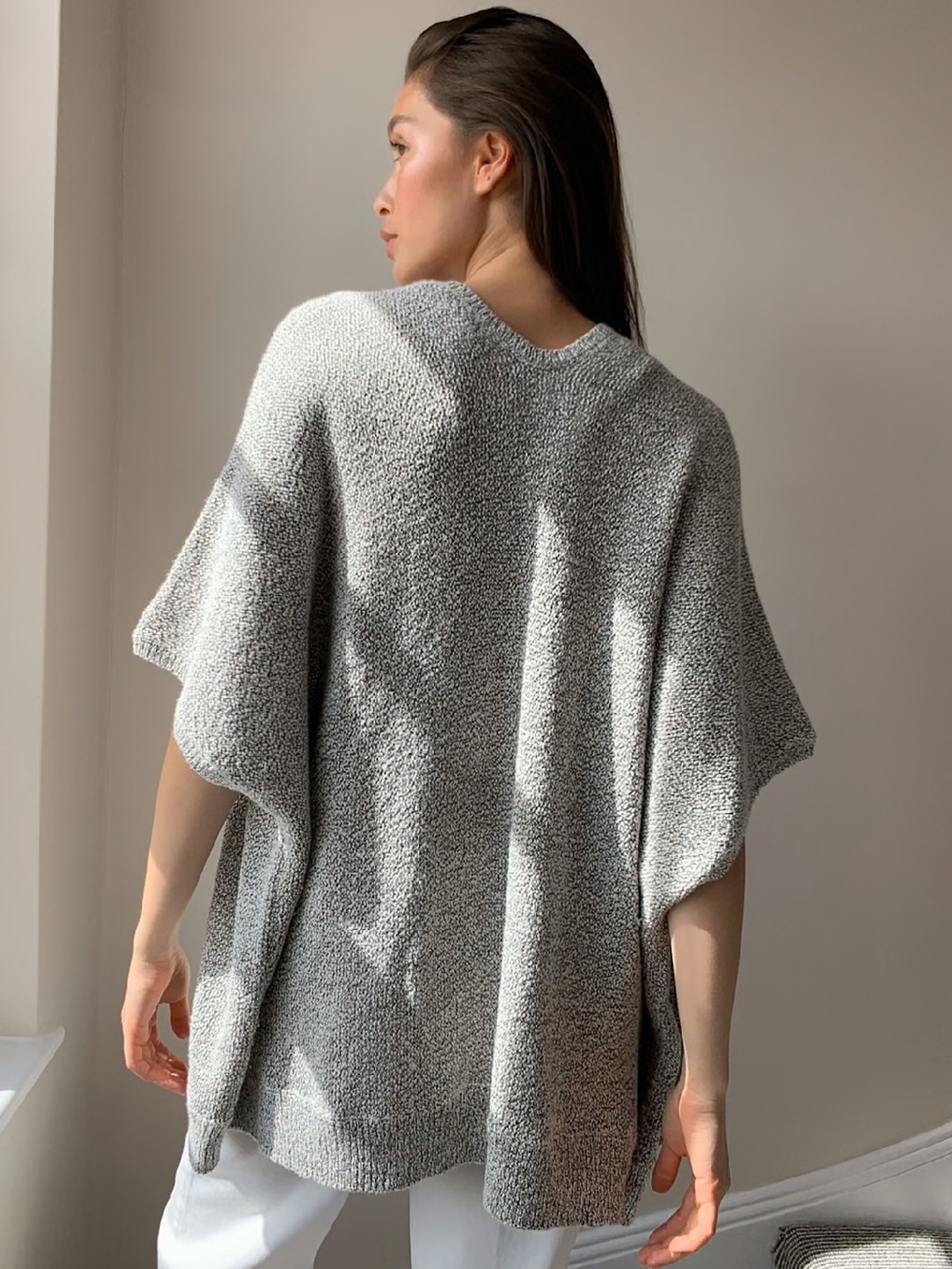Community Ionic Cape - Picture 4 of 11
